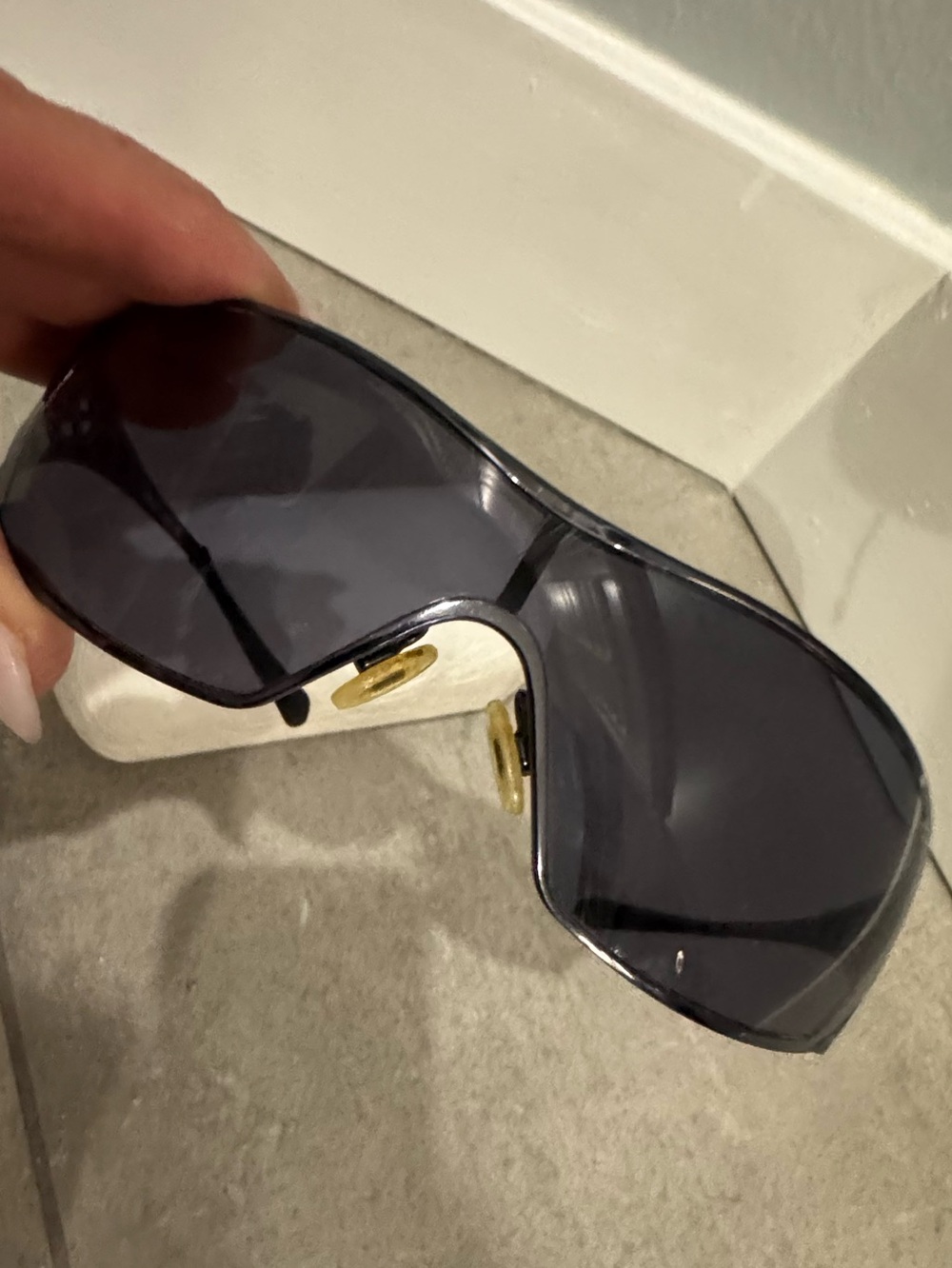 Oakley Dart OO4008 sunglasses featuring a polished black frame with grey lenses - Picture 11 of 15